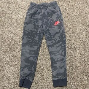NIKE | Boy Club Jogger Pants Fleece